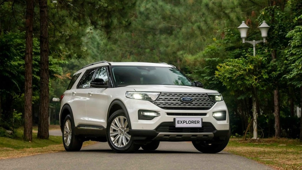 banner ford explorer